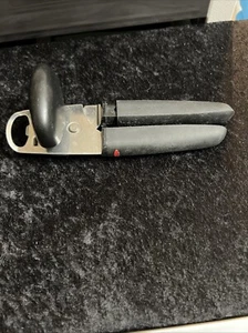OXO GOOD GRIPS STAINLESS STEEL MANUAL CAN & BOTTLE OPENER - Picture 1 of 6