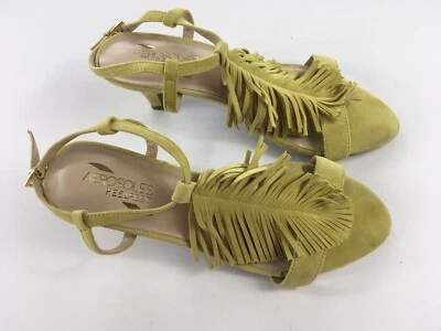 Sandálias de camurça com franja charada apoio de salto aerossóis tamanho 8M amarelo elegância chique - Imagem 1 de 4