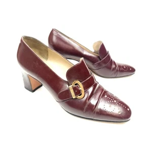 Zapatos de salón Salvatore Ferragamo Gancini clásicos con hebilla de cuero borgoña 9 C - Imagen 1 de 11