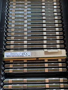 Samsung VLP 1x 32GB 2RX4 PC4-17000 (DDR4-2133) ECC REG M392A4K4040BM0-CPB0Q - Picture 1 of 4