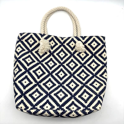 NUEVO Bolso Grande Verano & Rosa 'Brittney' Azul Beige Correa Cuerda Geométrica 18x13" Foto 1 de 4