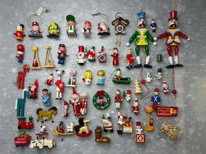 LOTE DE ADORNOS NAVIDEÑOS MINIATURA MADERA VINTAGE/55 Papá Noel muñeco de nieve trineo gato saltador - Imagen 1 de 24