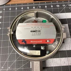 Honeywell Gas A/G/LP Pressure Switch, SPST Switching, C437D (LPW75K) - Picture 1 of 9