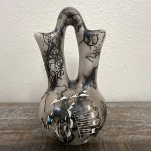 Navajo Wedding Vase Horse Hair Pottery Etched With turquoise Stone Approx 8” - Picture 1 of 8