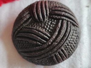 Gros Bouton vintage résine effet tissé imposant pied collection 3,7 cm ref 5840 - Imagen 1 de 3