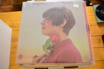 MIREILLE MATHIEU "MAGNIFIQUE!" LP 12" RECORD VG++ CAPITOL STEREO CHEESECAKE - Image 1 of 4