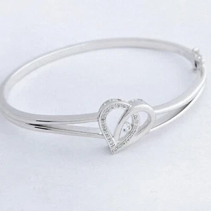 Brazalete Brazalete Corazón Amor Diamante Natural 1/6Ctw Chapado en Oro Blanco 14K Esterlina - Imagen 1 de 4