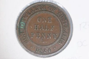 1924 - Australia Halfpenny - Diecrack Rim to Bust to Rim - (R7) - VF / Verdigris - Picture 1 of 5