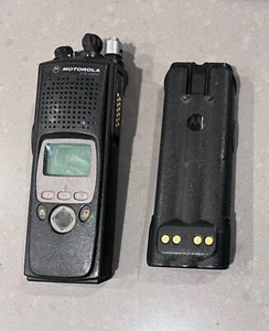 Motorola XTS 5000 - H18UCF9PW6AN No Antenna Two Way Radio - Zdjęcie 1 z 6
