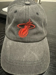 Gorra Miami Heat para hombre porta boletos de temporada roja de colección sección rara NBA - Imagen 1 de 4
