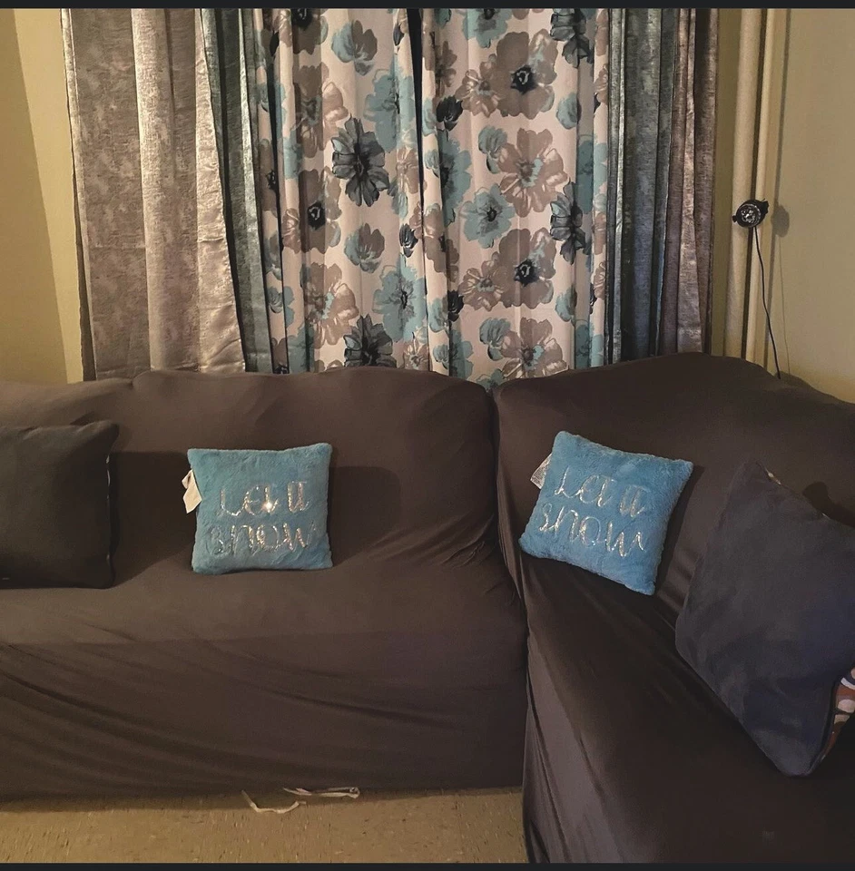 grey sectional sofa - Image 1 of 1