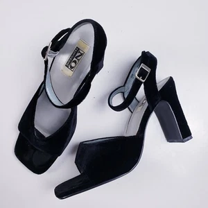 VTG 90s Y2K No Restrictions Women's 8 Black Velvet Open Toe Sandals Chunky Heel - Picture 1 of 10