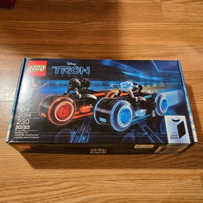 TRON Legacy Lightcycle LEGO - Set 21314 - used - Image 1 of 2