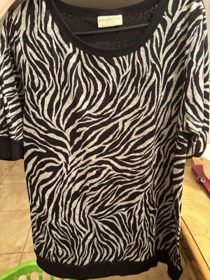 Blusa Top Bobbie & Brooks Plus 2X Estampado de Cebra Manga Corta Foto 1 de 4
