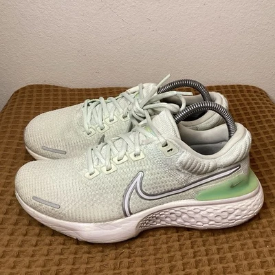 Nike ZoomX Invincible Run FK 2 Running Shoes Womens Sz 8 Barely Green DC9993-301 - Image 1 of 4
