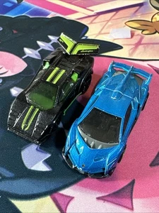 Lotto 2 auto Hot Wheels Lamborghini - Countach e Veneno - verde, nero e blu - Foto 1 di 24