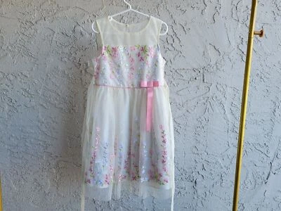 Soft Yellow Floral Dress Sleeveless Size 5 Years for Pretty Girls - Image 1 of 4