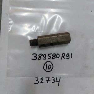 NOS TRACTOR PARTS 389580R91 VALVE fit 2656, 504, 544, 2504, 656, 666, 25 - Picture 1 of 1