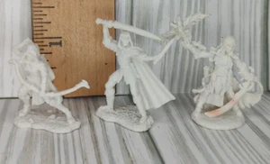 LOT 3 D&D Reaper Miniatures Figure Quest Party 2013 Plastic - Picture 1 of 4