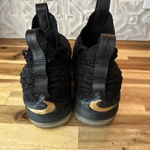 Nike Lebron 15 Xx Negro Metálico Dorado. Zapato de baloncesto para hombre 7 para mujer 8,5 usado en excelente estado - Imagen 1 de 7