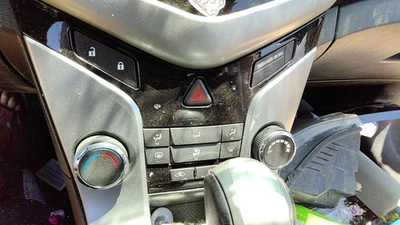 Módulo de control de temperatura Chevy Cruze 2012-2016 en tablero calefacción unidad principal de CA fabricante original Foto 1 de 4