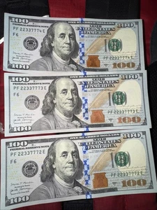 3 Very Crisp Clean Consecutive $100 Bills - Picture 1 of 3