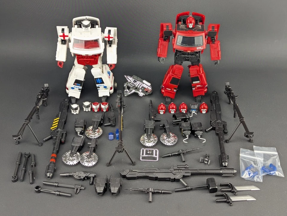 iGear PP05 Medical Weapon Specialist Lot READ 3rd Party Ironhide Ratchet MP - Image 1 of 4