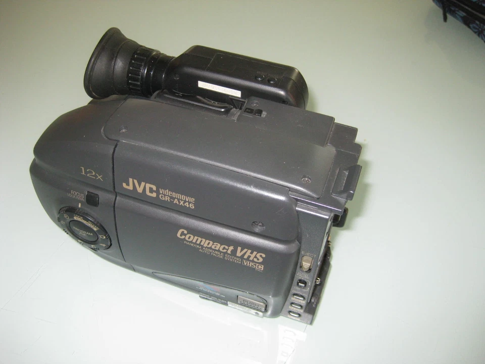 JVC GR-AX46 Video Recorder / Camera / CamCorder - Bild 1 von 4
