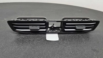 FORD TOURNEO CONNECT Mk3 2021-2025 - Centre Air Vents 2K7815705N - Image 1 of 4