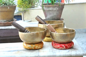 3 chakra Healing singing bowl set-singing bowl set of 3-Tibetan singign bowl set - Picture 1 of 6
