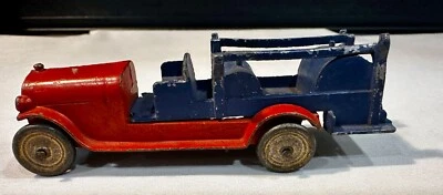 Camión de bomberos vintage Tootsie de juguete de metal fundido rojo/azul, sin escalera Foto 1 de 4