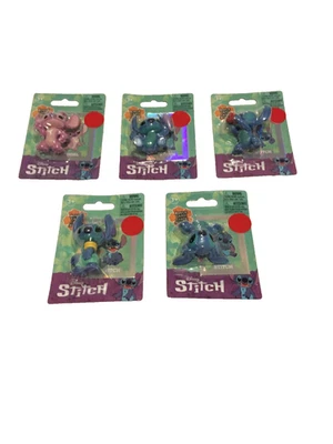 Juego de 5 mini figuras de plástico de 2,5" con tarjeta de bonificación Disney Stitch Nuevo en paquete Foto 1 de 4