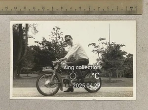 original 1960's photo Chinese man with sunglasses on a Honda motorcycle - Picture 1 of 2