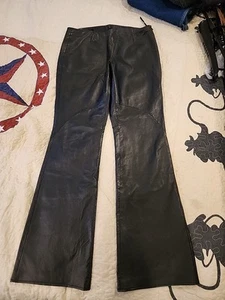 PANTALONES DE MONTAR HARLEY-DAVIDSON PARA MUJER DE CUERO NEGRO BOOTCUT CREMALLERA LATERAL TALLA 8 - Imagen 1 de 11