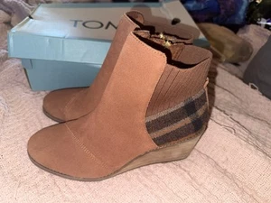 Toms Größe 9 Stiefeletten - neu im Karton - Sadie braun mit Akzenten Dark Ember Wildleder kariert - Bild 1 von 7