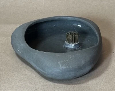 Jarrón japonés MCM Ikebana flor rana río piedra roca mate exterior brillante interior Foto 1 de 4