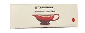 Le Creuset Heritage Gravy Boat 16 fl oz Cerise Stoneware New In Box - Picture 1 of 3