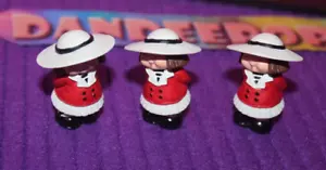 Vintage 3 Piece Hallmark Merry Miniatures Figurines Girl With Heart 1994 - Picture 1 of 2