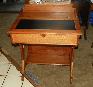 Quartersawn Oak Slant Top Desk (DS-4) - Picture 1 of 6