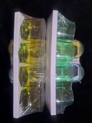 16 Count Plastic Cups 10.14 FL Oz  ( Yellow/green, Green/blue) - Image 1 of 2