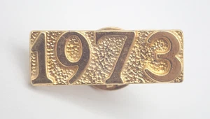 1973 Gold Tone Vintage Lapel Pin - Picture 1 of 3
