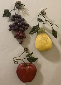Home Interiors Plaques 3 D Fruits Pear, Grapes & Apple Kitchen Decor Set of 3 - Picture 1 of 7