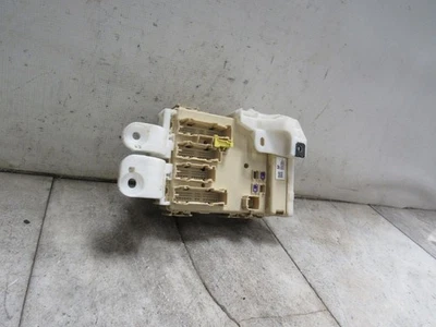 Toyota Corolla 2016 cabina caja de fusibles 8273002F40 Foto 1 de 4