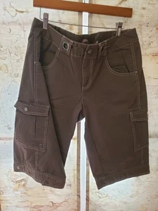 Athleta Kick It Cargo Bermuda Shorts Sz 12 Grommet - Picture 1 of 3