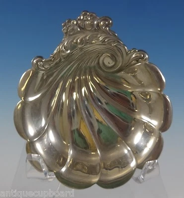 Eloquence by Lunt Sterling Silver Butter Pat Shell Shape 1/4" X 2 3/4" (#0636) - Image 1 of 4