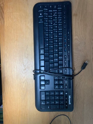 Microsoft Wired Keyboard 600 USB Tastatur - Schwarz, DE (ANB-00008) - Bild 1 von 2