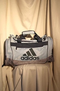 Pre-owned Medium Sized Adidas Defender Gym Athletic Workout Duffle Bag - Picture 1 of 13
