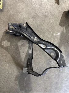 Original Mercedes-Benz W212 Scheinwerfer Halterung S Links a2126200785 212620021 - Bild 1 von 3