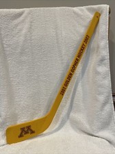 VINTAGE 2002-03 Minnesota Gophers Pee Wacker 24 Inch Wood Mini Hockey Stick NICE