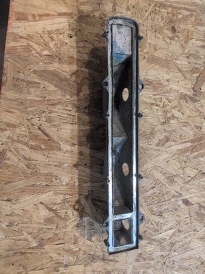 Buick Riviera 1965 luz trasera carcasa izquierda Foto 1 de 4